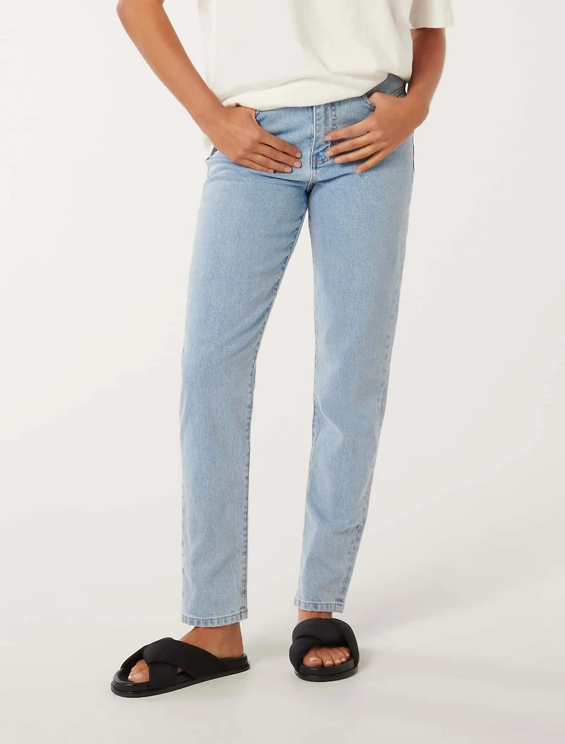 Alyssa Slim Straight Jean