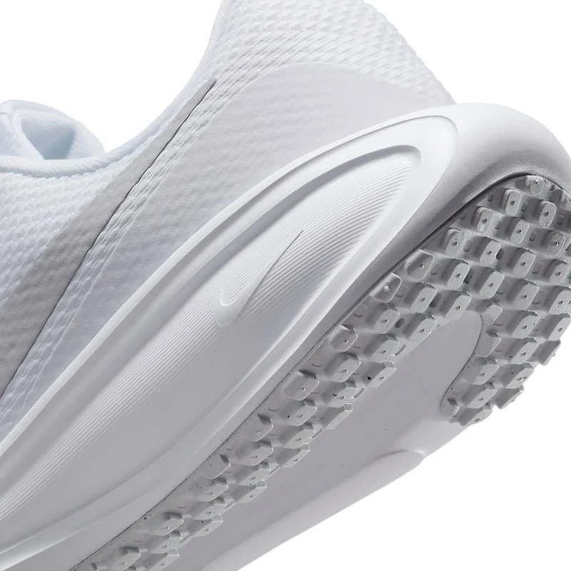Women's Revolution 8 Sneaker