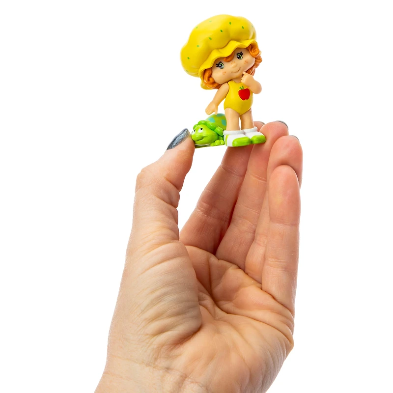 The World Of Strawberry Shortcake™ Figure