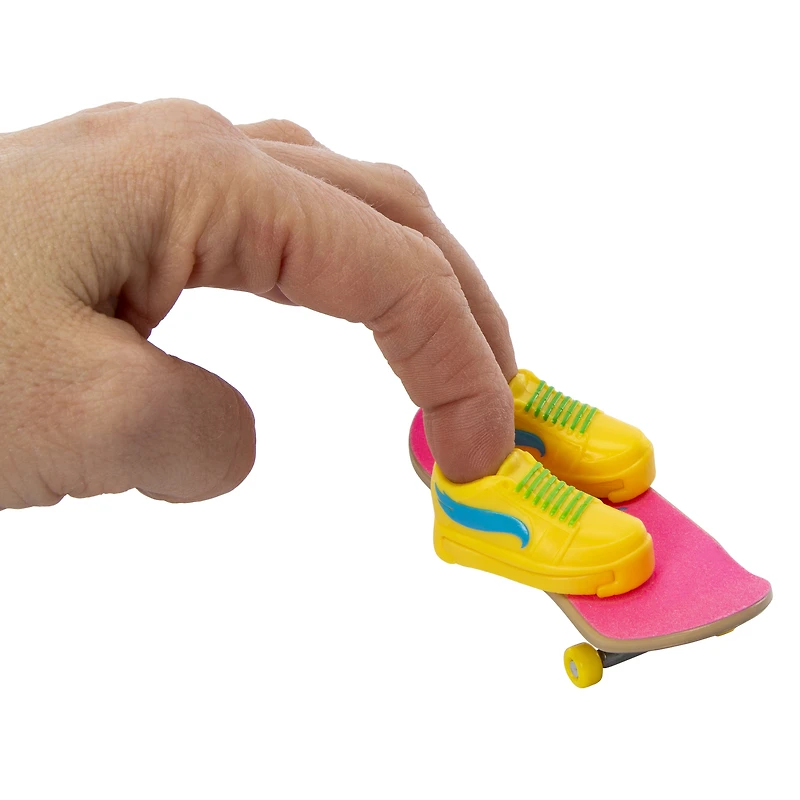 Hot Wheels® x Tony Hawk Fingerboard Skate Set (Styles May Vary)