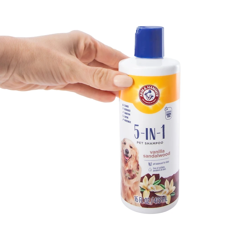 Arm & Hammer™ 5-In-1 Pet Shampoo Vanilla Sandalwood 16oz