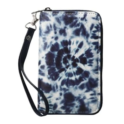 Wristlet With Zipper