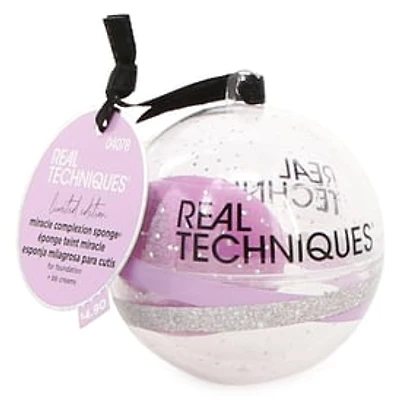 Real Techniques® Miracle Complexion Sponge® in Holiday Ornament