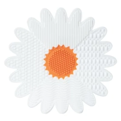 Makeup Brush Cleaning Mat With Suction Cups - Daisy