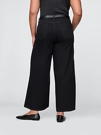 Mid Rise UltraSoft Crop Baggy Jeans