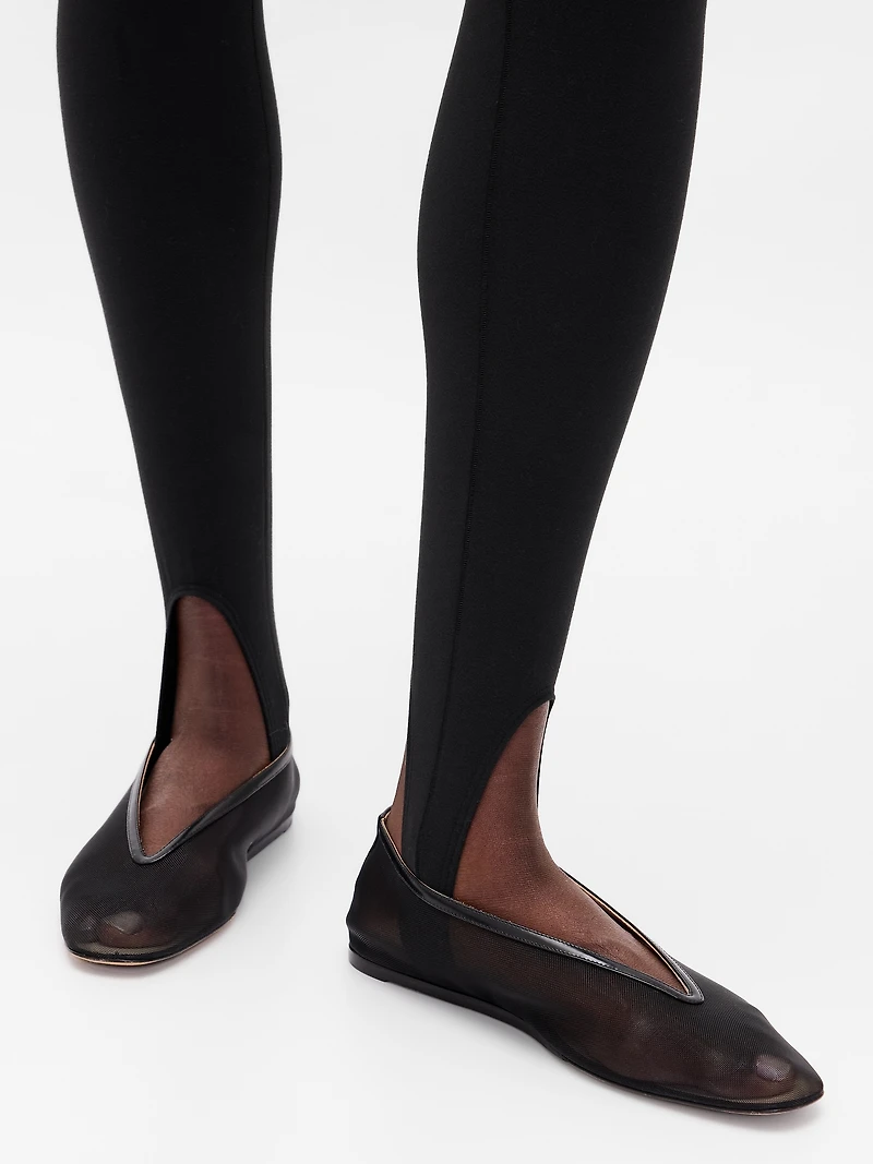 GapFit Smooth High Rise Stirrup Leggings