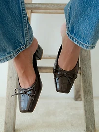 Geneva Heeled Mule
