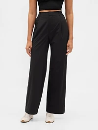 GapFit High Rise Runaround Relaxed Trouser