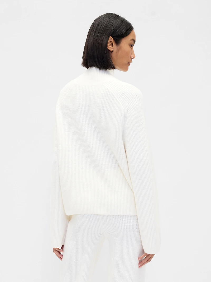 CashSoft Shaker-Stitch Turtleneck Sweater