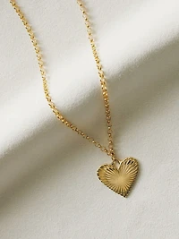 HART Ribbed Heart of Gold Necklace