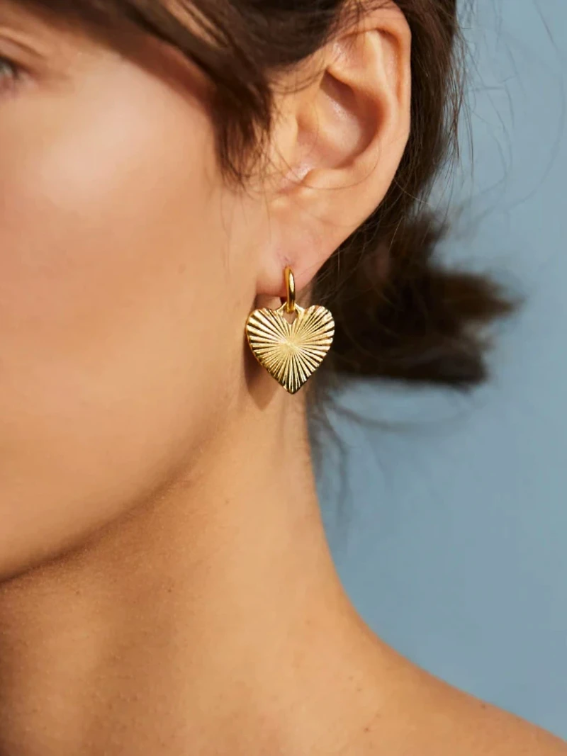 HART Small Ribbed Heart of Gold Huggies