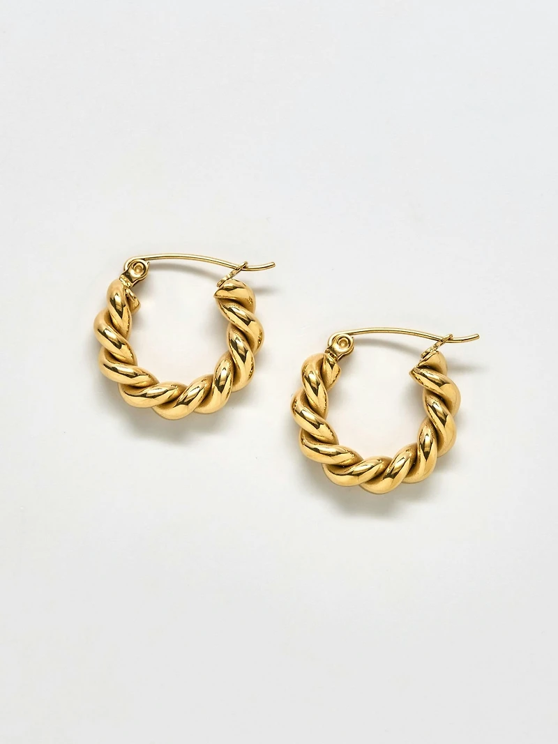 Admiral Row Gold Oval Twist Hoop Earrings