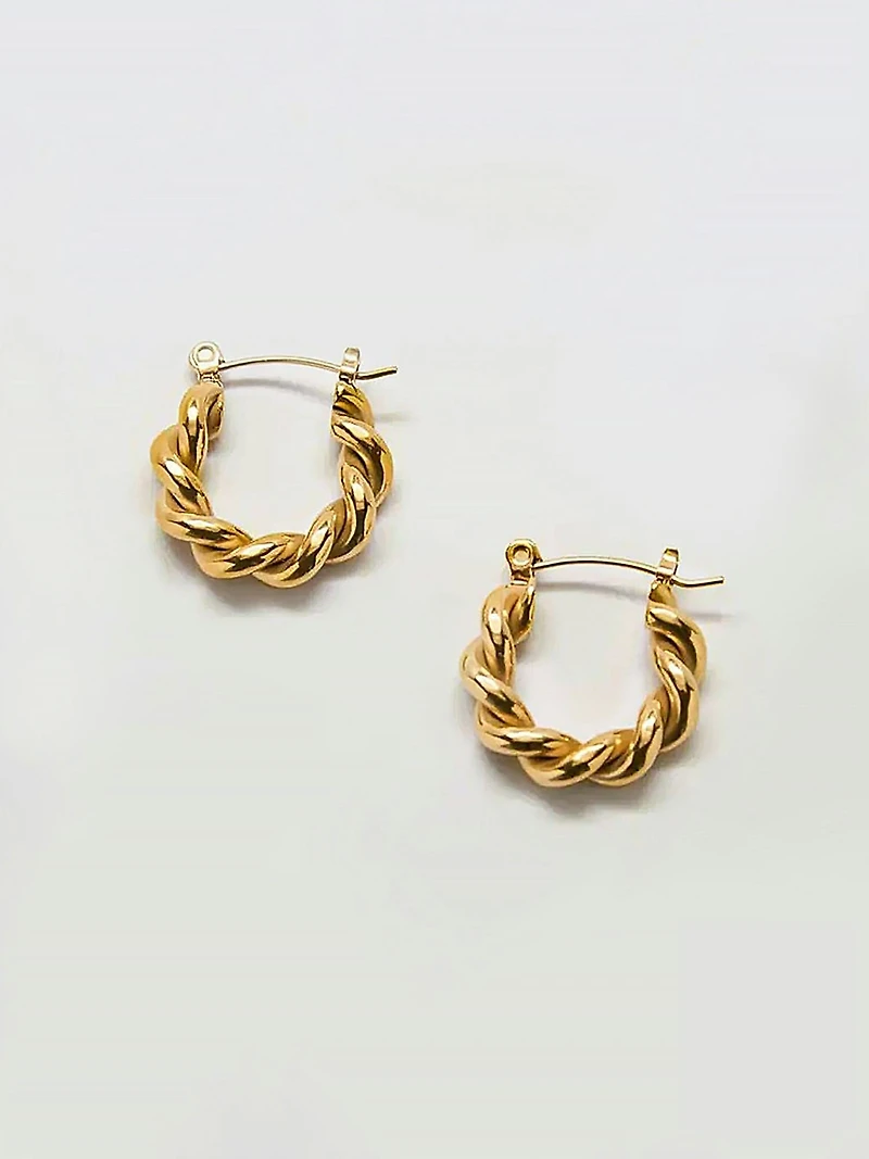 Admiral Row Gold Oval Twist Hoop Earrings
