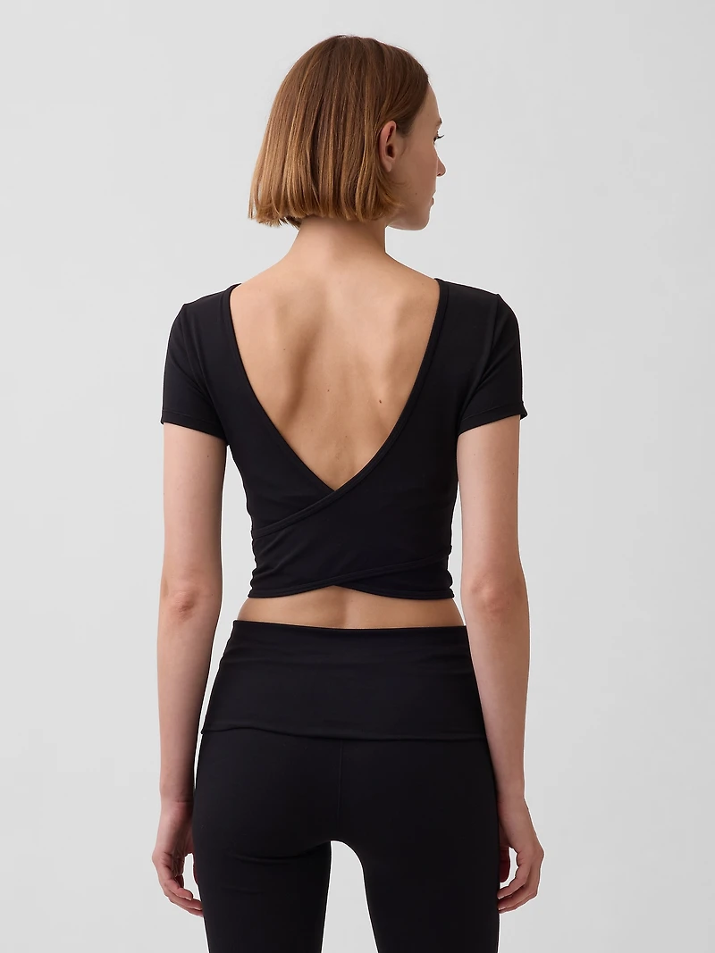 GapFit Smooth Reversible Wrap Crop Top