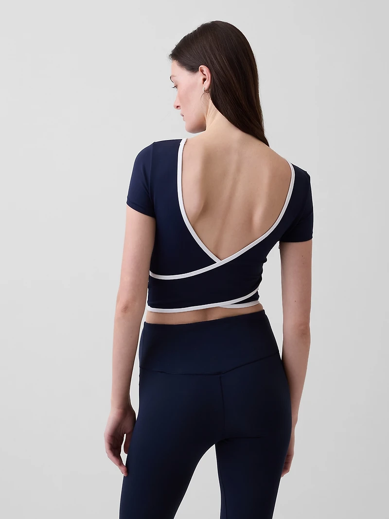 GapFit Smooth Reversible Wrap Crop Top