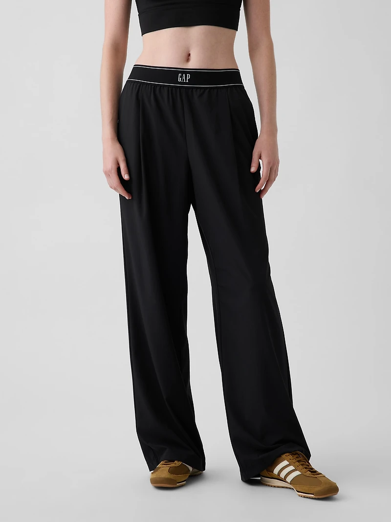 GapFit Pleated Easy Logo Pants