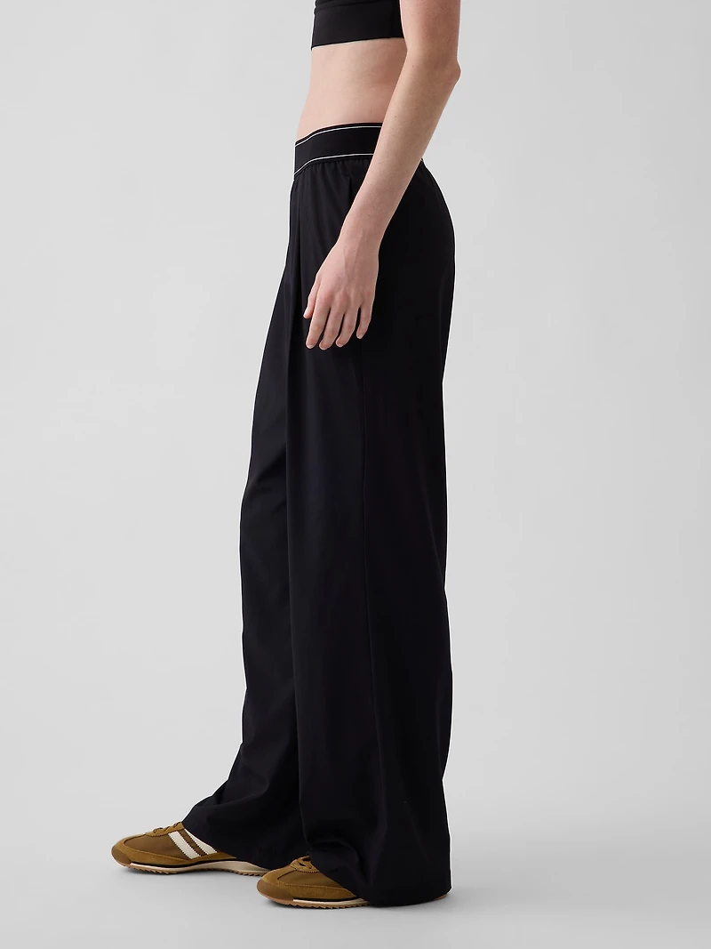 GapFit Pleated Easy Logo Pants