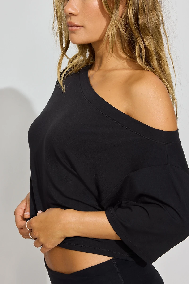 T-shirt à col bateau large et bande