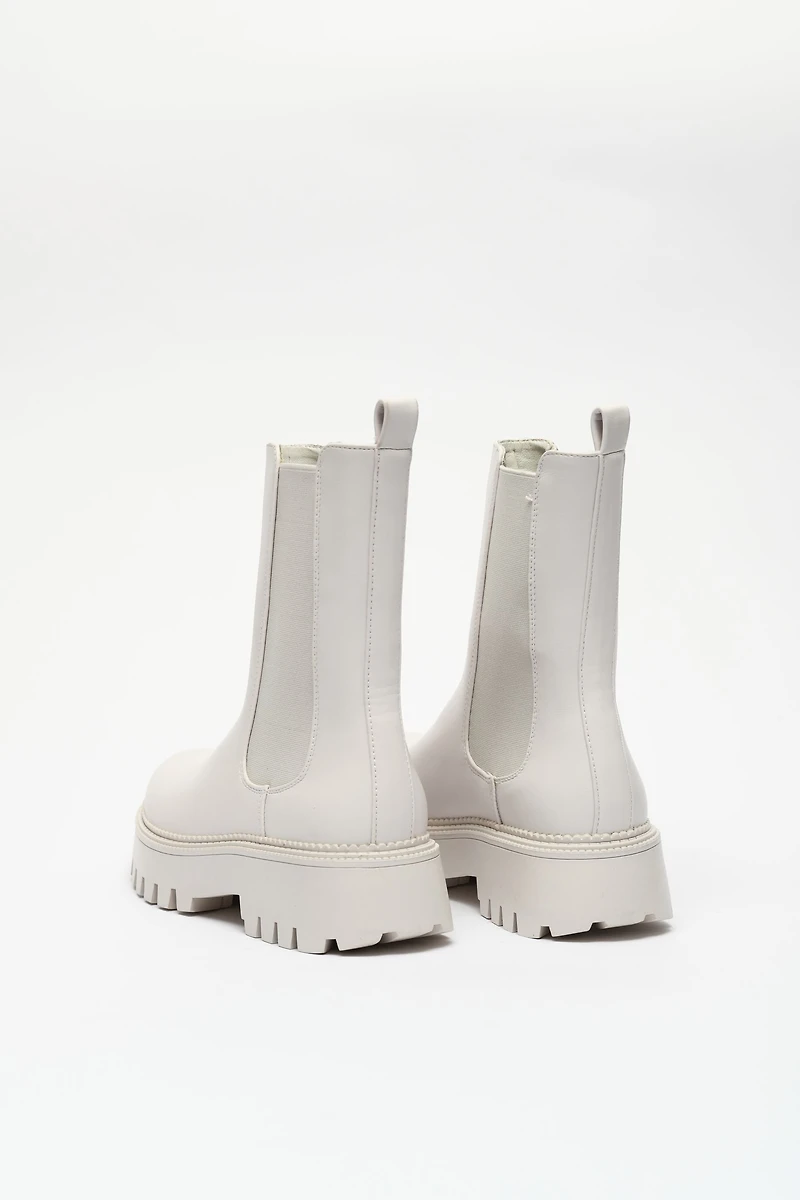 STEVE MADDEN Briona Lug Sole Chelsea Boot