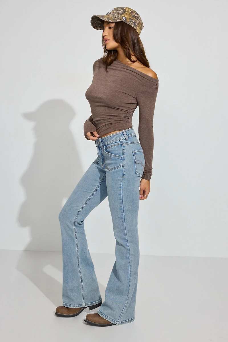 Haut sexy douillet asymétrique à manches longues