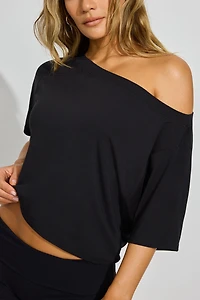 T-shirt à col bateau large et bande