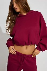 Haut à capuchon UltraFleece bouffant épuré et écourt