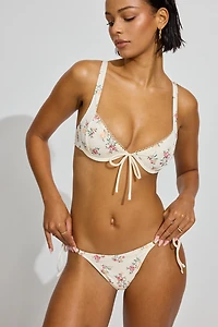 Bas de bikini brésilien avec cordons sur les côtés