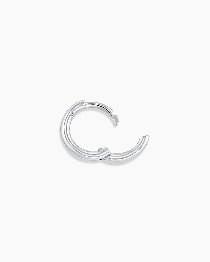 14k White Gold Classic Single Huggie