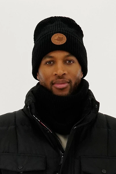 Canada Weather Gear Two Piece Set Gaiter and Hat