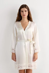 Pretty Flowers Silk Kimono