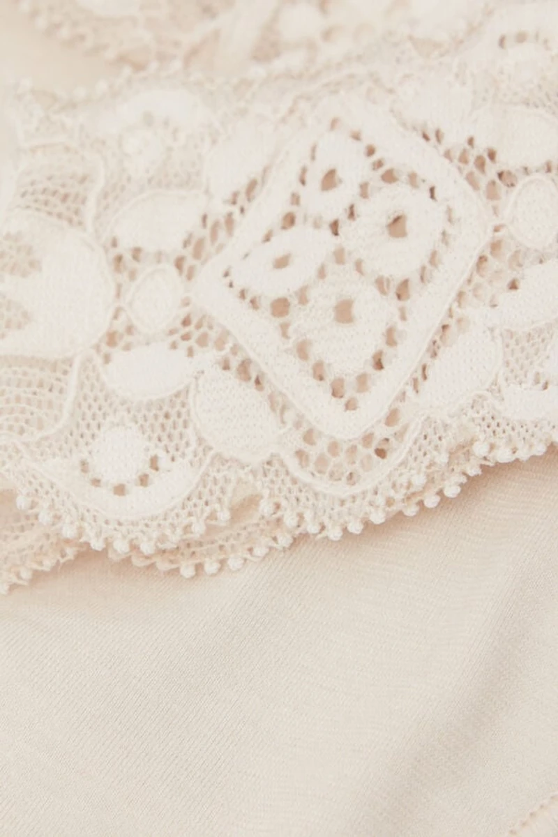 Lace and Cotton ‘80s Style Brazilian