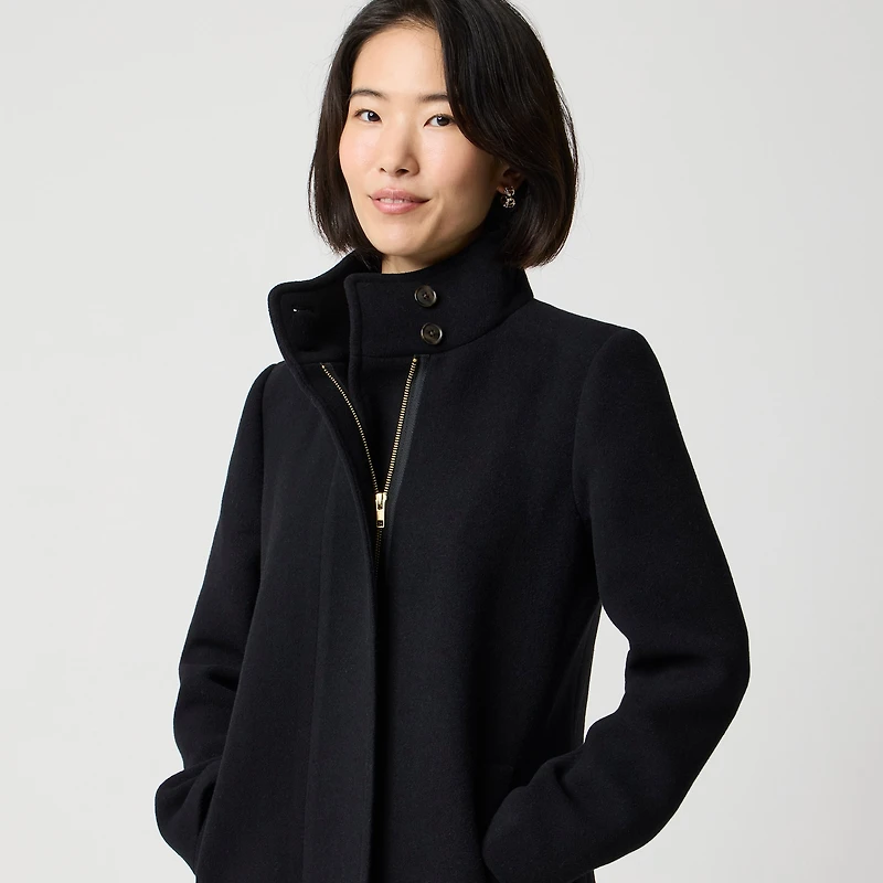 City coat with button neck