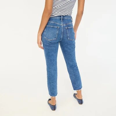 Curvy essential straight jean in all-day stretch