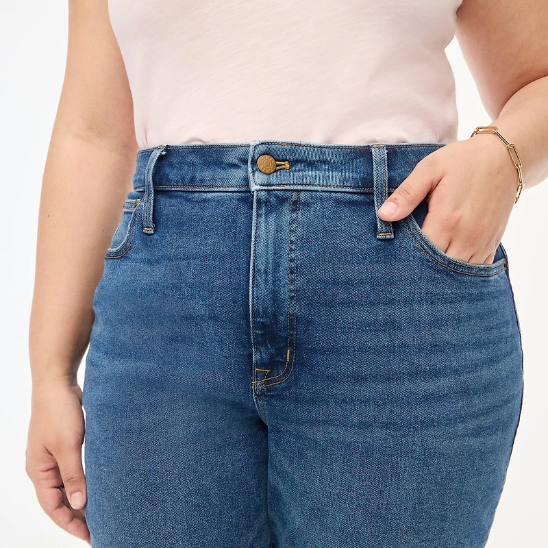 Curvy essential straight jean in all-day stretch