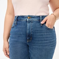 Curvy essential straight jean in all-day stretch