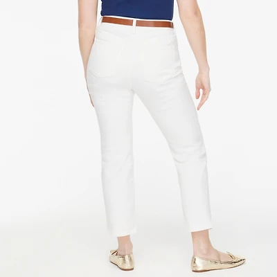 Curvy essential straight white jean in all-day stretch