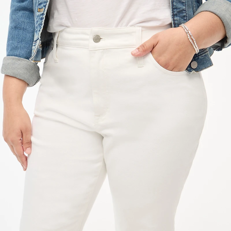 Curvy essential straight white jean all-day stretch