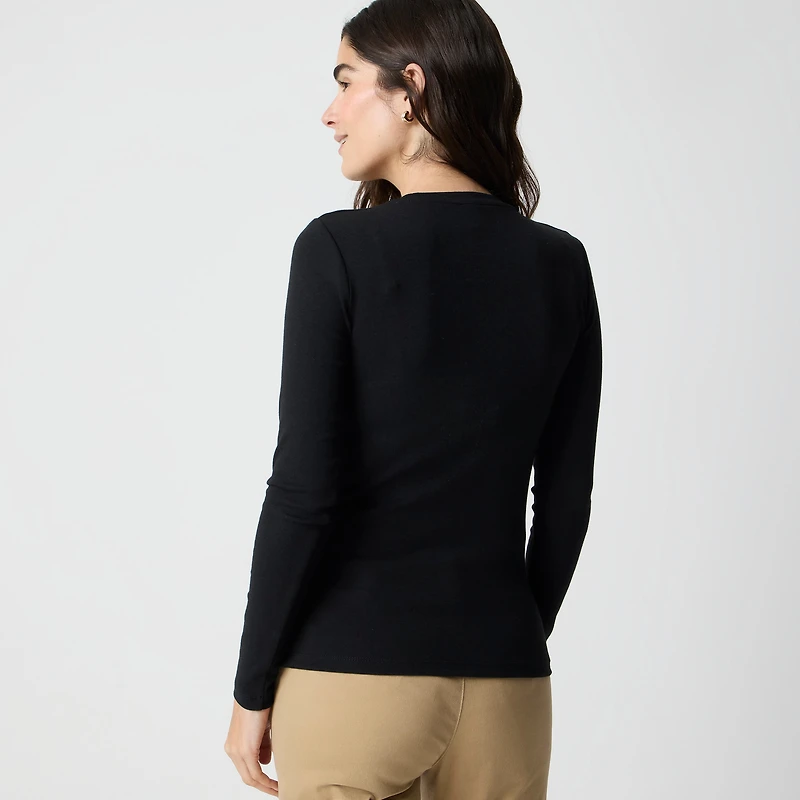 Long-sleeve everyday tee