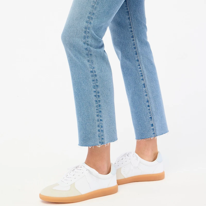 Essential straight jean in all-day stretch