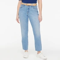 Curvy essential straight jean all-day stretch