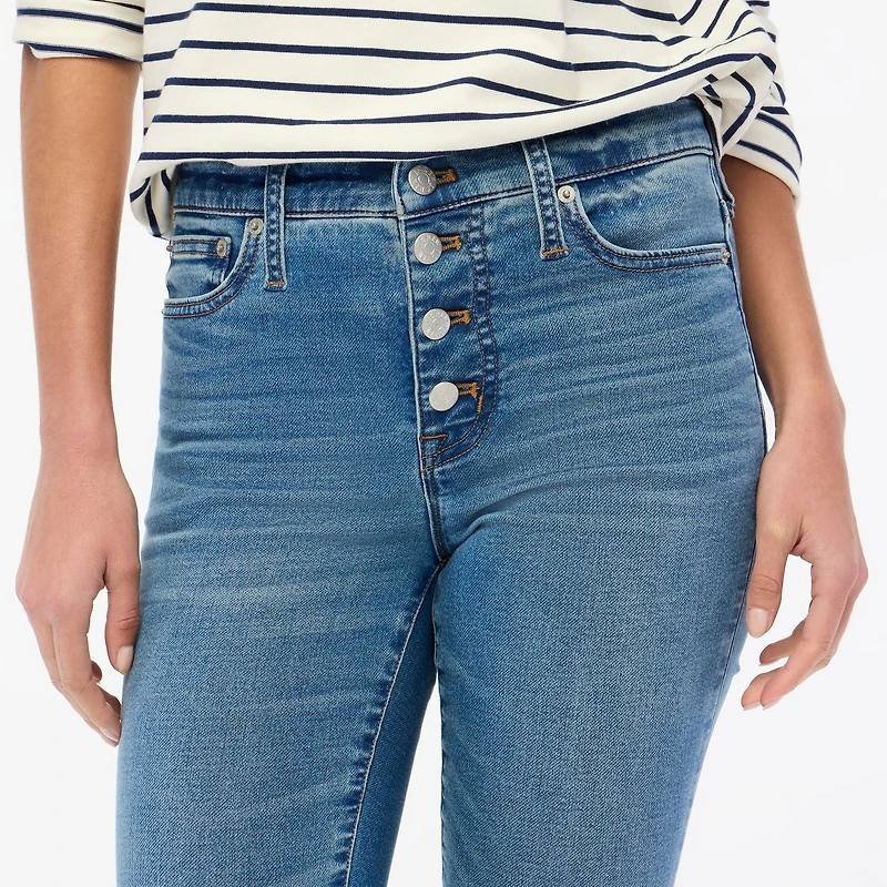 Petite 9" mid-rise skinny jean in signature stretch