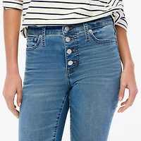 Petite 9" mid-rise skinny jean in signature stretch