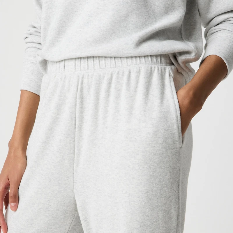 Straight-leg sweatpant cloudspun yarn