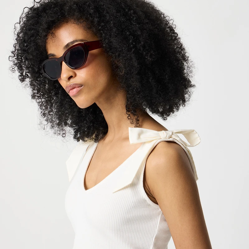 Bow-shoulder tank top