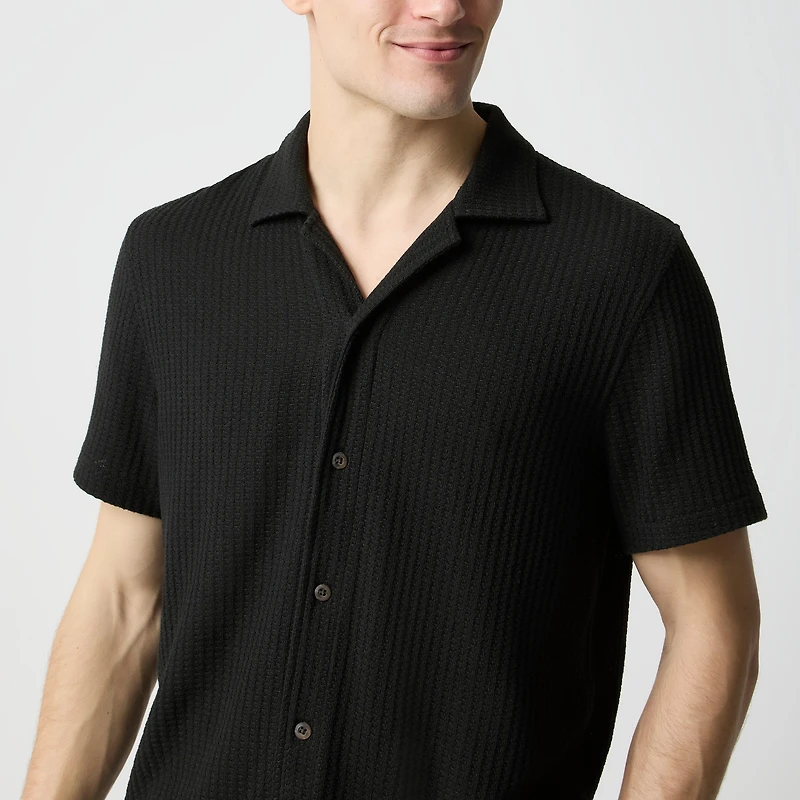 Short-sleeve textured camp shirt
