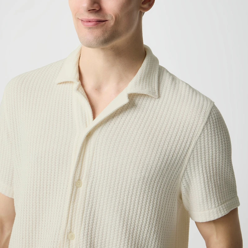 Short-sleeve textured camp shirt