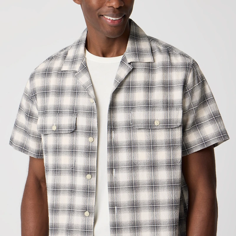 Short-sleeve seersucker camp shirt