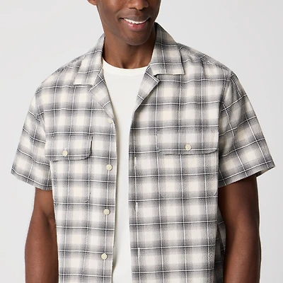 Short-sleeve seersucker camp shirt