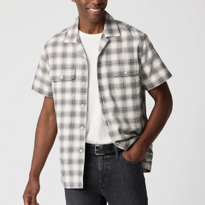 Short-sleeve seersucker camp shirt