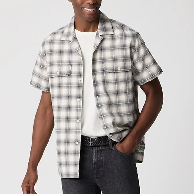 Short-sleeve seersucker camp shirt